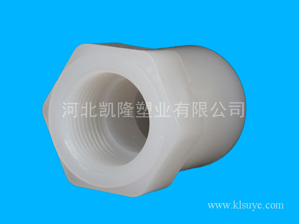 PVDF 内螺(luo)纹(wen)管接头 对焊